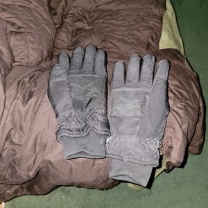 I am selling winter gloves